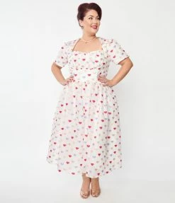 Unique Vintage Plus Size White & Multi Hearts Crinkle Libby Swing Dress