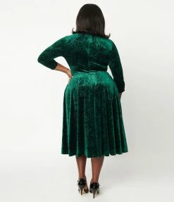 Unique Vintage Plus Size Emerald Embossed Velvet Gilda Swing Dress