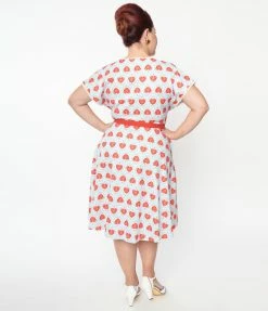 Unique Vintage Plus Size Framed Hearts Print Swing Dress Clothing