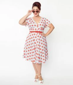 Unique Vintage Plus Size Framed Hearts Print Swing Dress Clothing