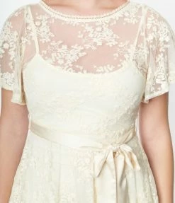 Unique Vintage Ivory Floral Lace Bridal Swing Dress Clothing