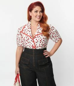 Smak Parlour Plus Size White & Ladybug Print Wide Lapel Collar Blouse