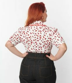 Smak Parlour Plus Size White & Ladybug Print Wide Lapel Collar Blouse