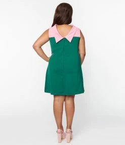Smak Parlour Plus Size Emerald & Pink Daisy Haute Gossip Mini Dress Clothing