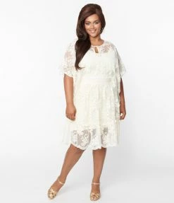 Smak Parlour Smak Parlor Plus Size Ivory Embroidered Lace Mini Caftan
