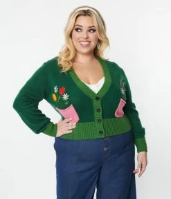 Smak Parlour Plus Size Green & Pink Flower Pocket Cardigan Clothing