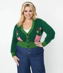 Smak Parlour Plus Size Green & Pink Flower Pocket Cardigan Clothing