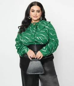 SHEEN Clothing Ltd Plus Size Green & White Abstract Stripe Ruffle Collar Shirt