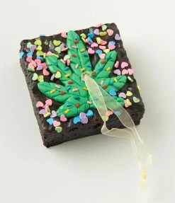 Kurt Adler Heart Sprinkle Cannabis Brownie Ornament Accessories