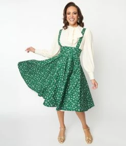 Magnolia Place Green Snowflake Print Abby Pinafore Skirt Bottoms