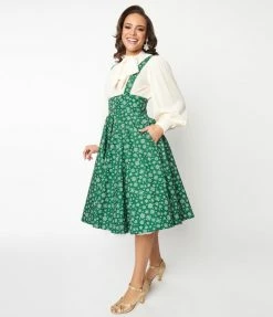 Magnolia Place Green Snowflake Print Abby Pinafore Skirt Bottoms