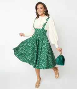 Magnolia Place Green Snowflake Print Abby Pinafore Skirt Bottoms
