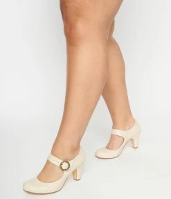 Demfon International (Chelsea Crew) Chelsea Crew Bone Leatherette Madeline Pumps Shoes