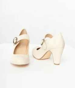 Demfon International (Chelsea Crew) Chelsea Crew Bone Leatherette Madeline Pumps Shoes