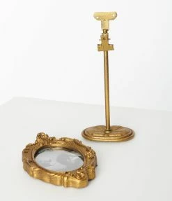 Faire (Weddingstar Inc.) Accessories Gold Oval Baroque Standing Frame