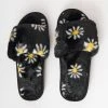 Ark & Co Black & White Daisy Fuzzy Slippers Shoes