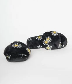 Ark & Co Black & White Daisy Fuzzy Slippers Shoes