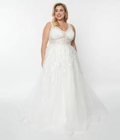 May Queen Inc. Plus Size Ivory Floral Lace & Tulle Wedding Ball Gown