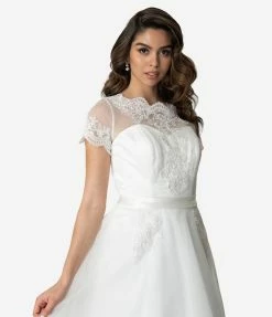 Unique Vintage White Lace Short Sleeve Cannes Bridal Dress